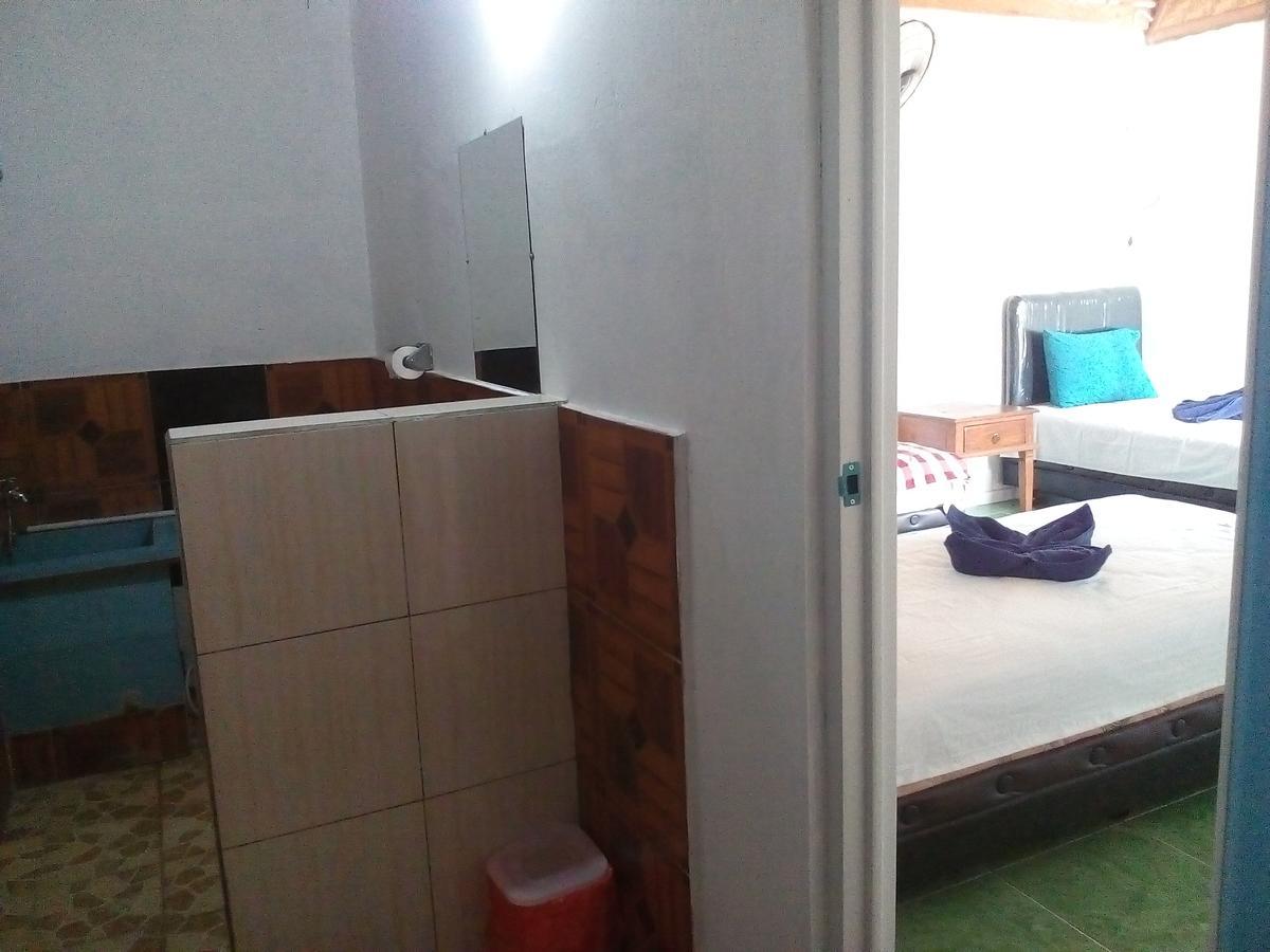 Izaac'S Bed & Breakfast Ловіна Екстер'єр фото